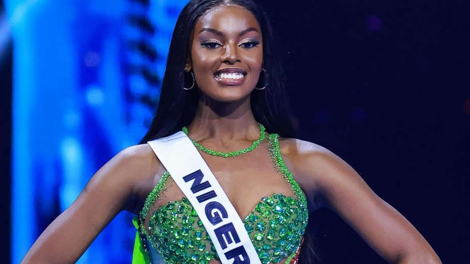 Chidimma Adetshina Shows Her Diamond Encrusted Miss Universe Crown