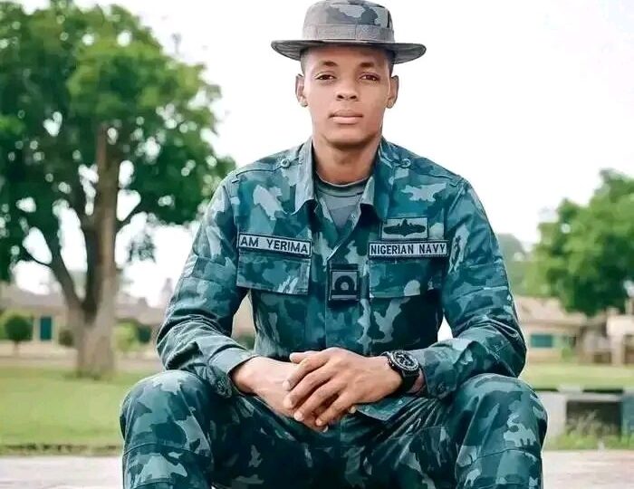 Nigerians Praise Young Soldier For Standing Up To Powerful Minister