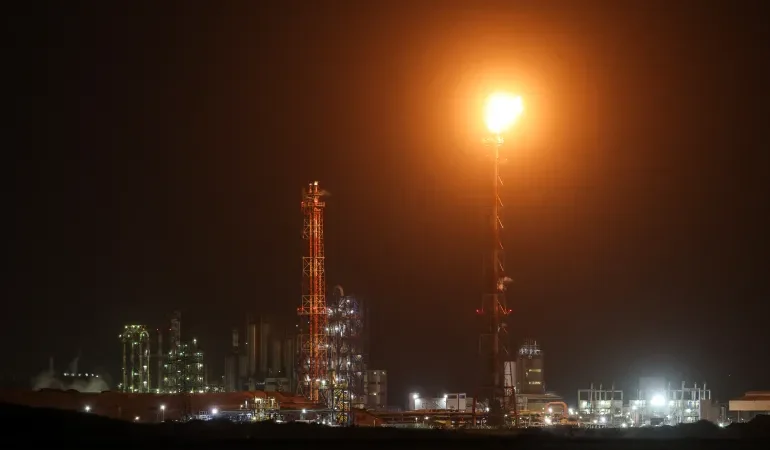 Iran war live: Israel refinery bombed as retaliatory strikes reverberate.